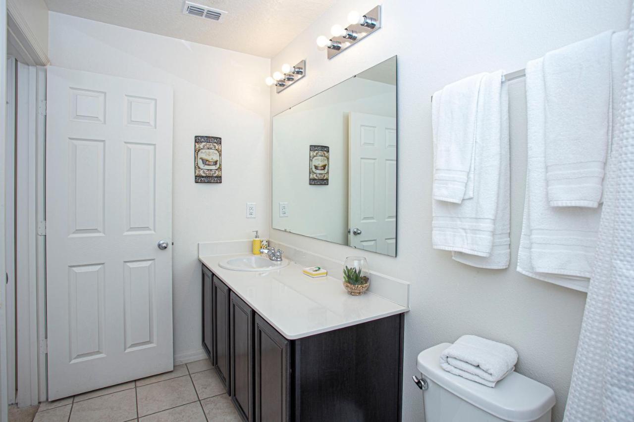 Holiday home Family Friendly 4 Bedrooms With Gameroom Close To In Compass Bay 5103 Kissimmee