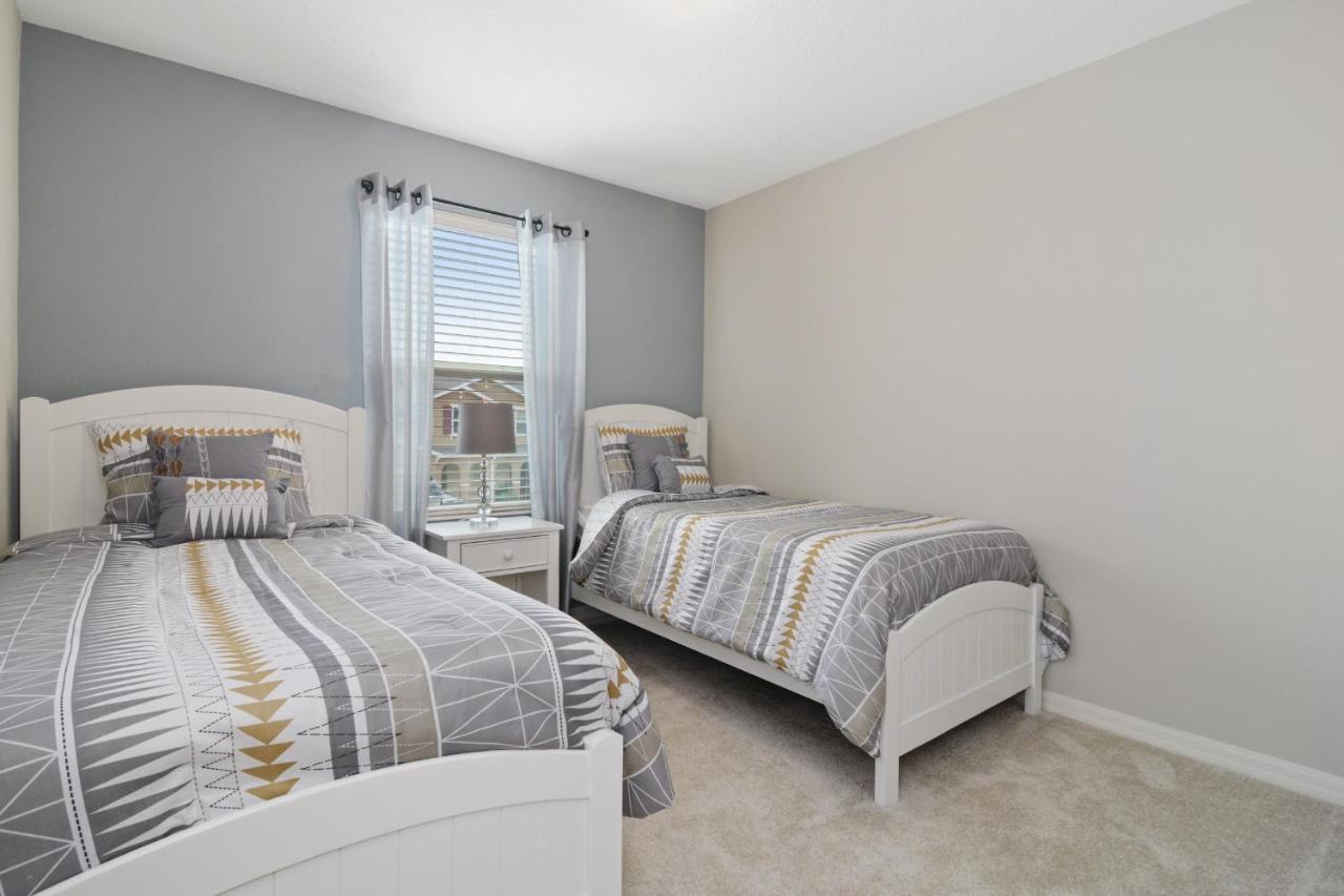 Holiday home Family Friendly Four Bedrooms 5147a