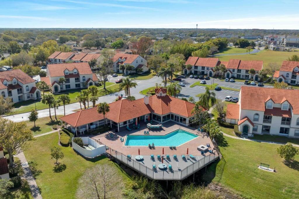 Remodeled Cozy Pink Themed Family Unit - 10 Mins From * Kissimmee