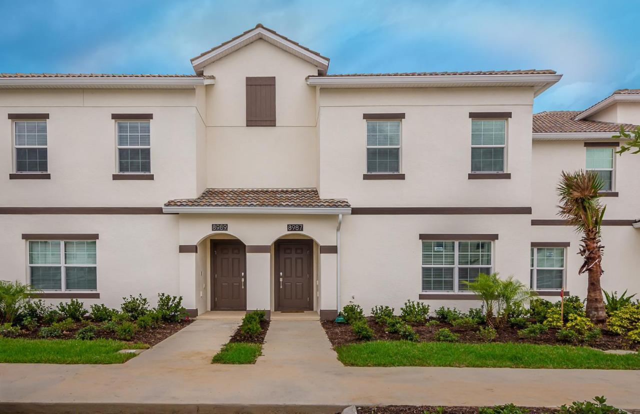 Lovely Townhouse 4beds 3bath Pool 18 Min From Holiday home Davenport