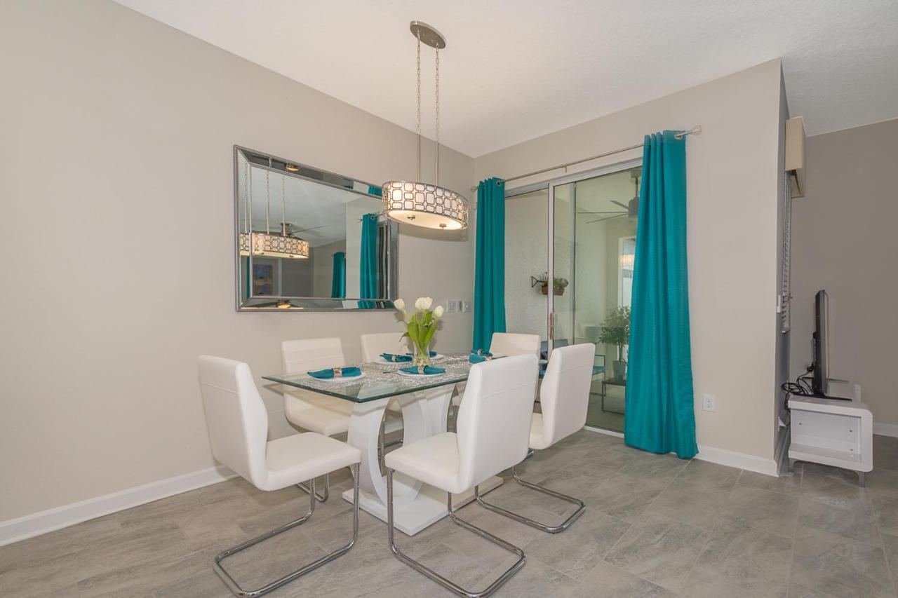 Holiday home Lovely Townhouse 4beds 3bath Pool 18 Min From