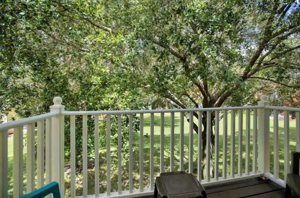 Holiday home Brand New Oasis 10 Minute Drive To World