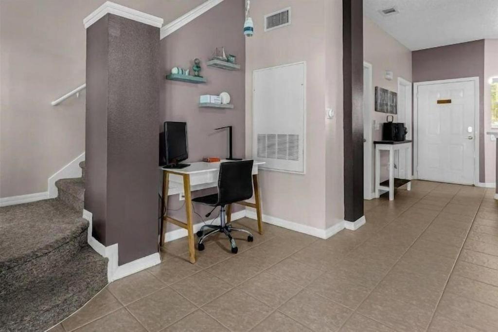 Brand New Oasis 10 Minute Drive To World