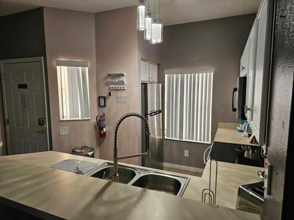 Holiday home Brand New Oasis 10 Minute Drive To World