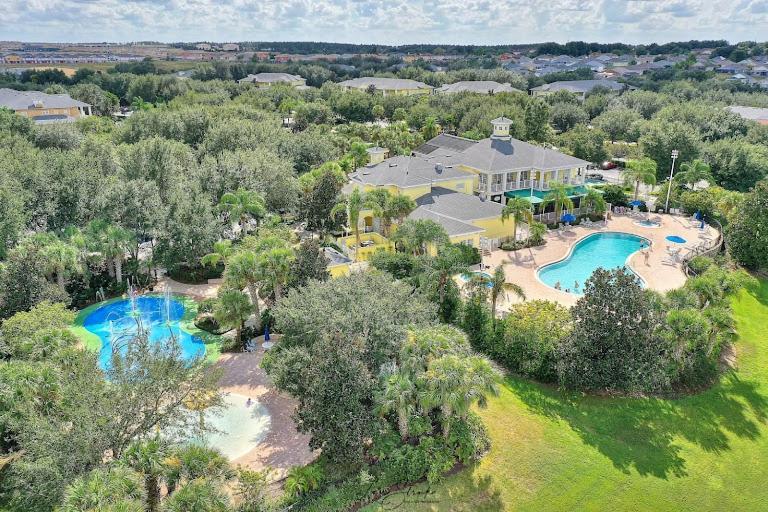 Area 3bd 2ba At Bahama Bay And *