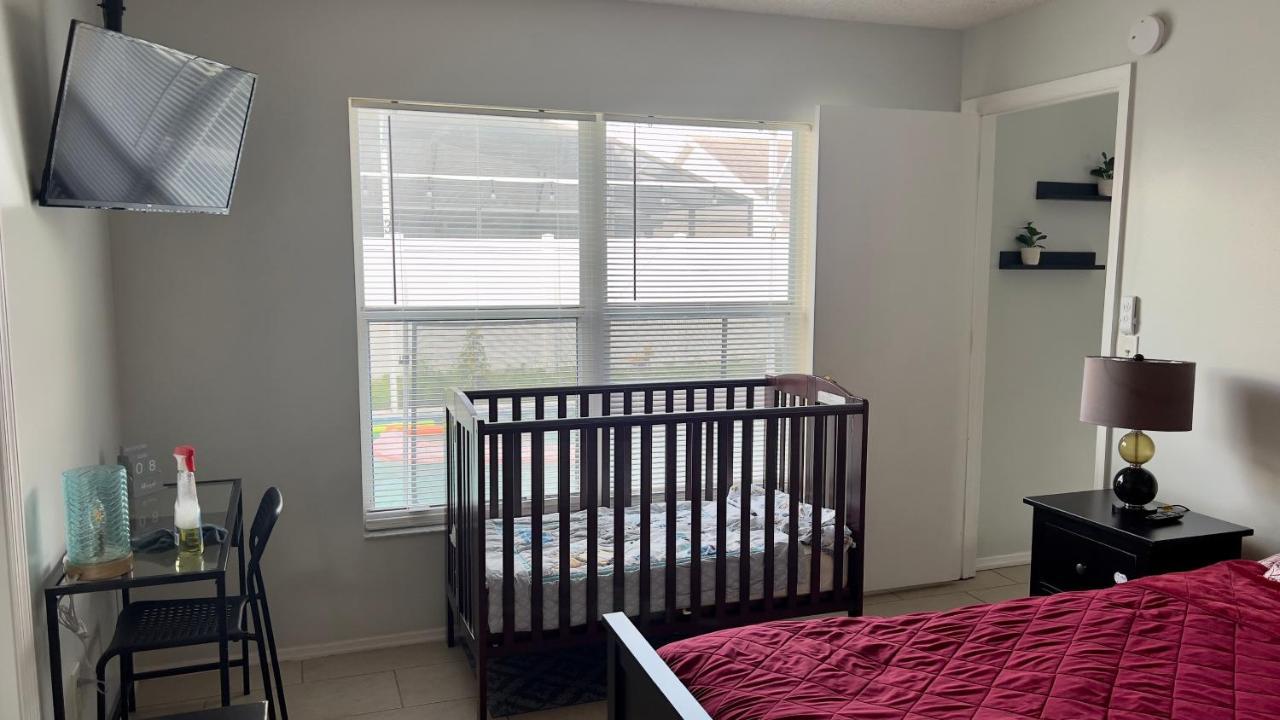 Renovated Entire Close 2 Disney Holiday home *