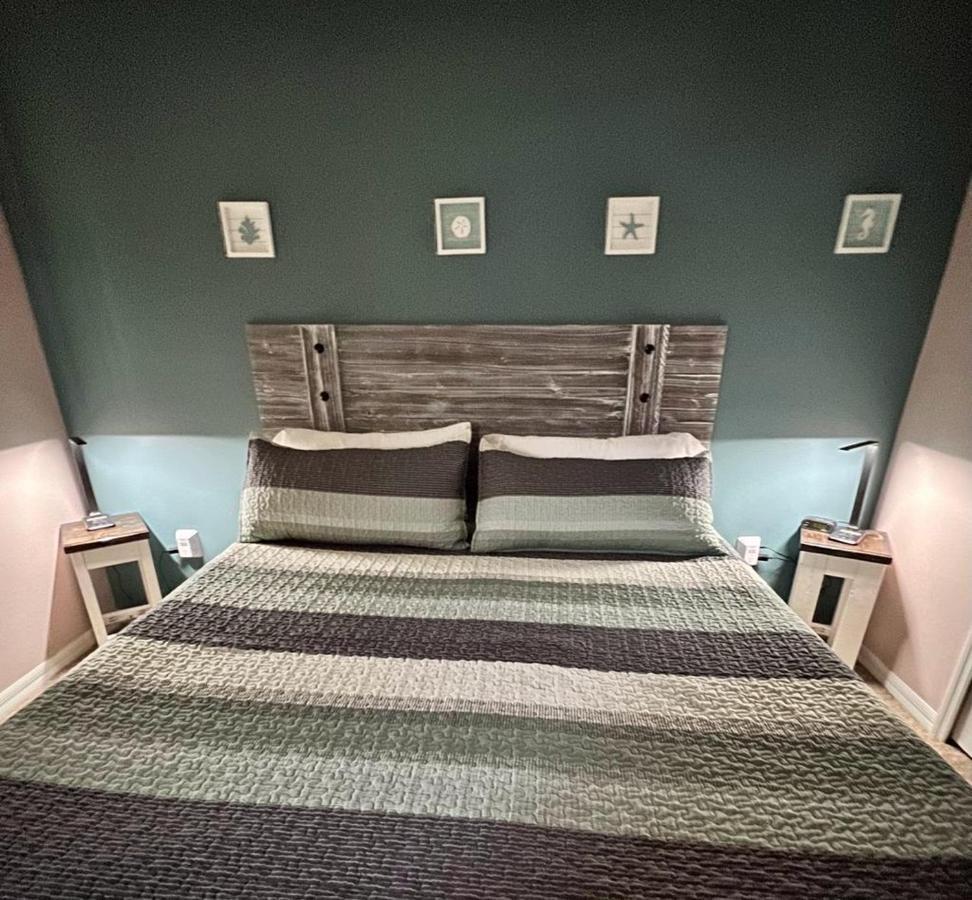 Brand New Oasis 10 Minute Drive To World