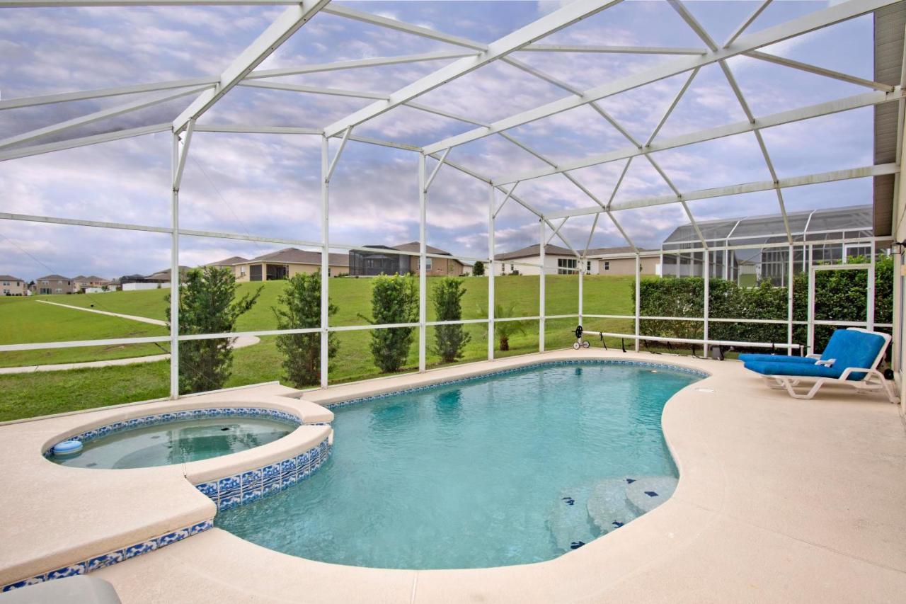 Villa Poolside Paradise *