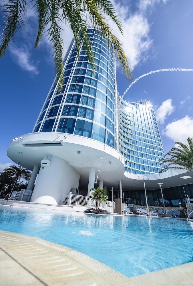 Universal's Aventura 3*