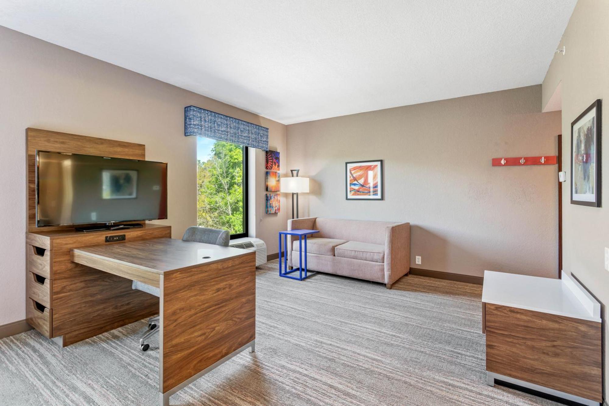 Hampton & Orlando-apopka Hotel Forest City
