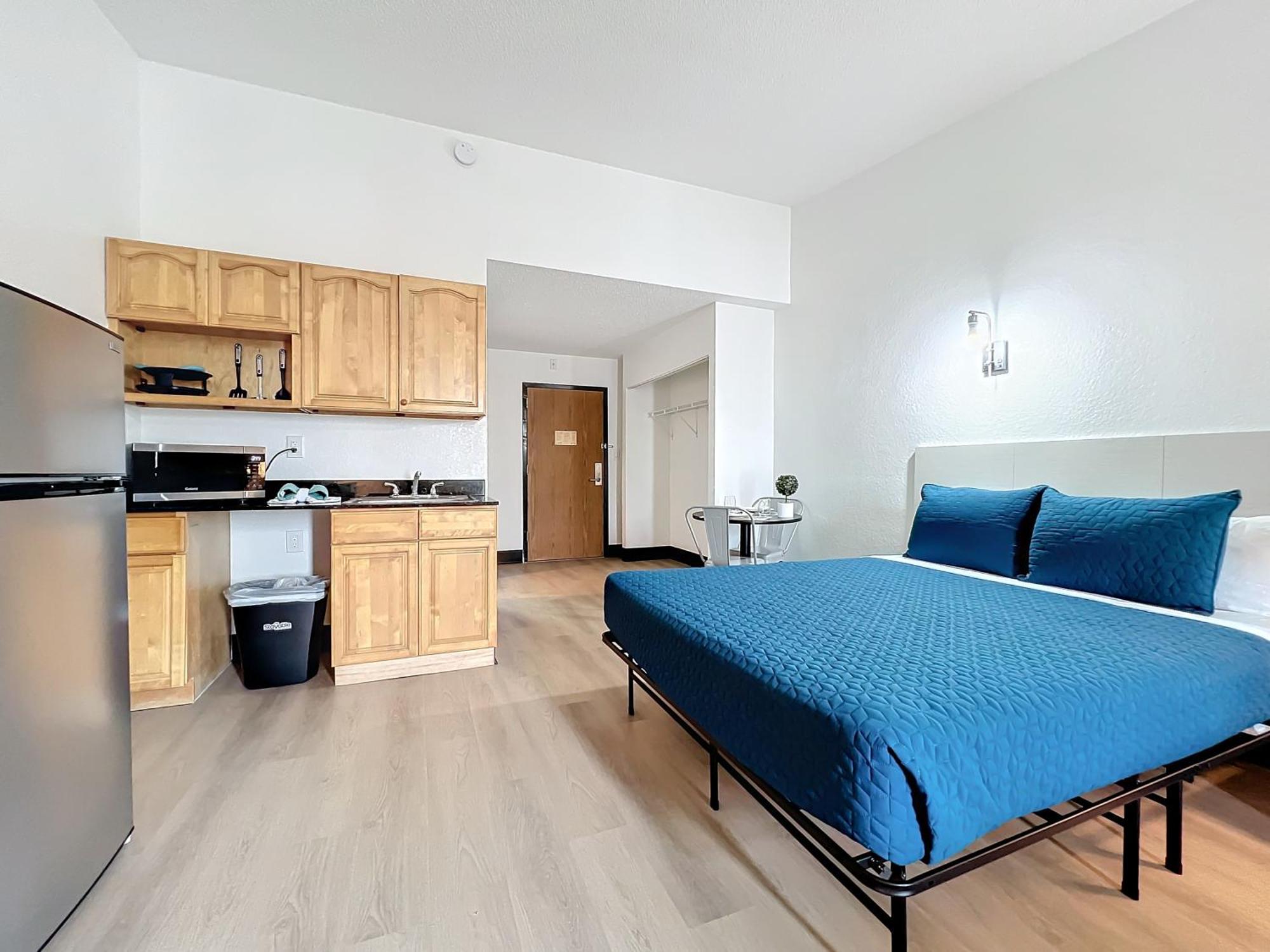 Stayable East Hotel