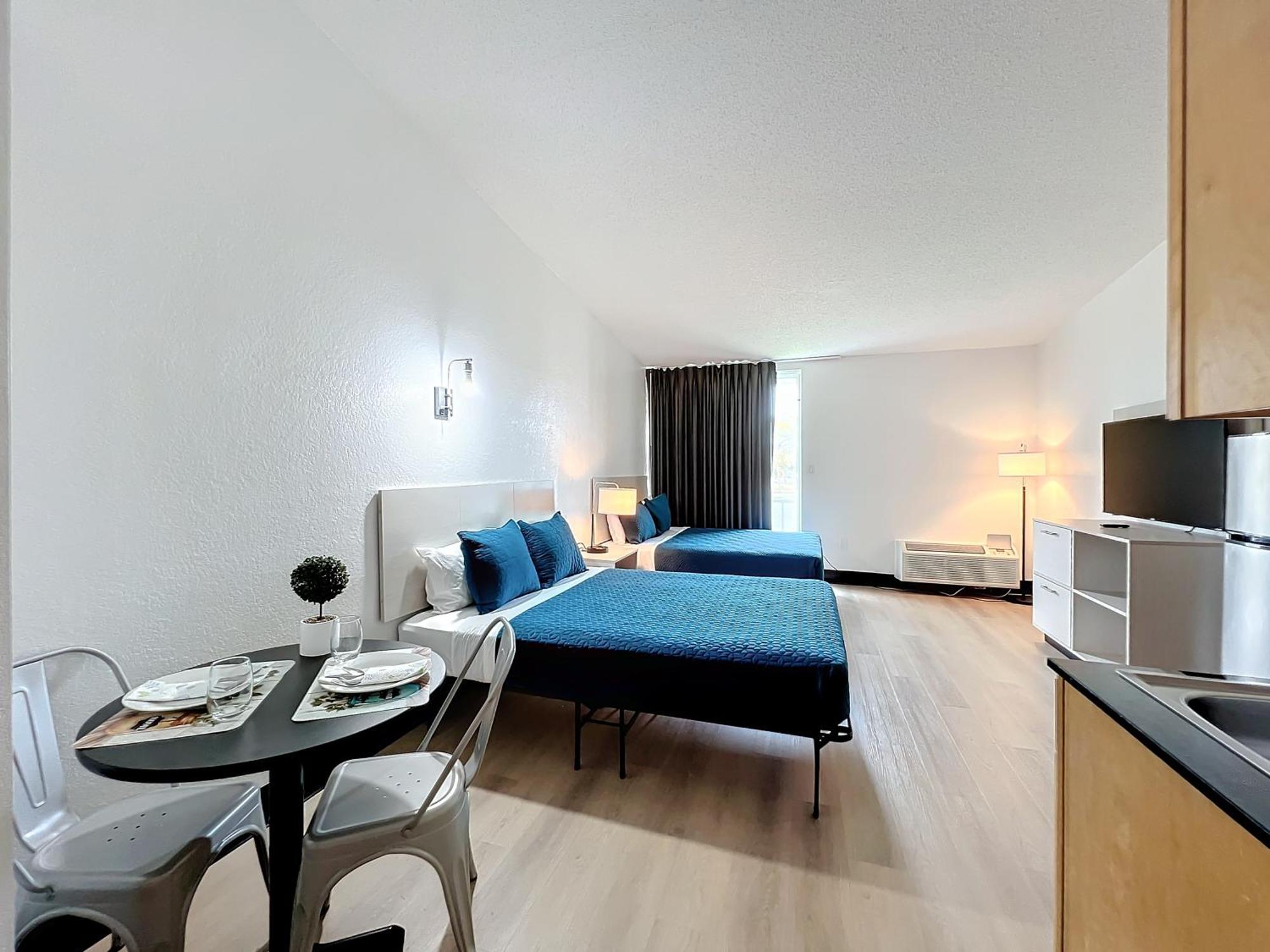 Stayable East Hotel 2*