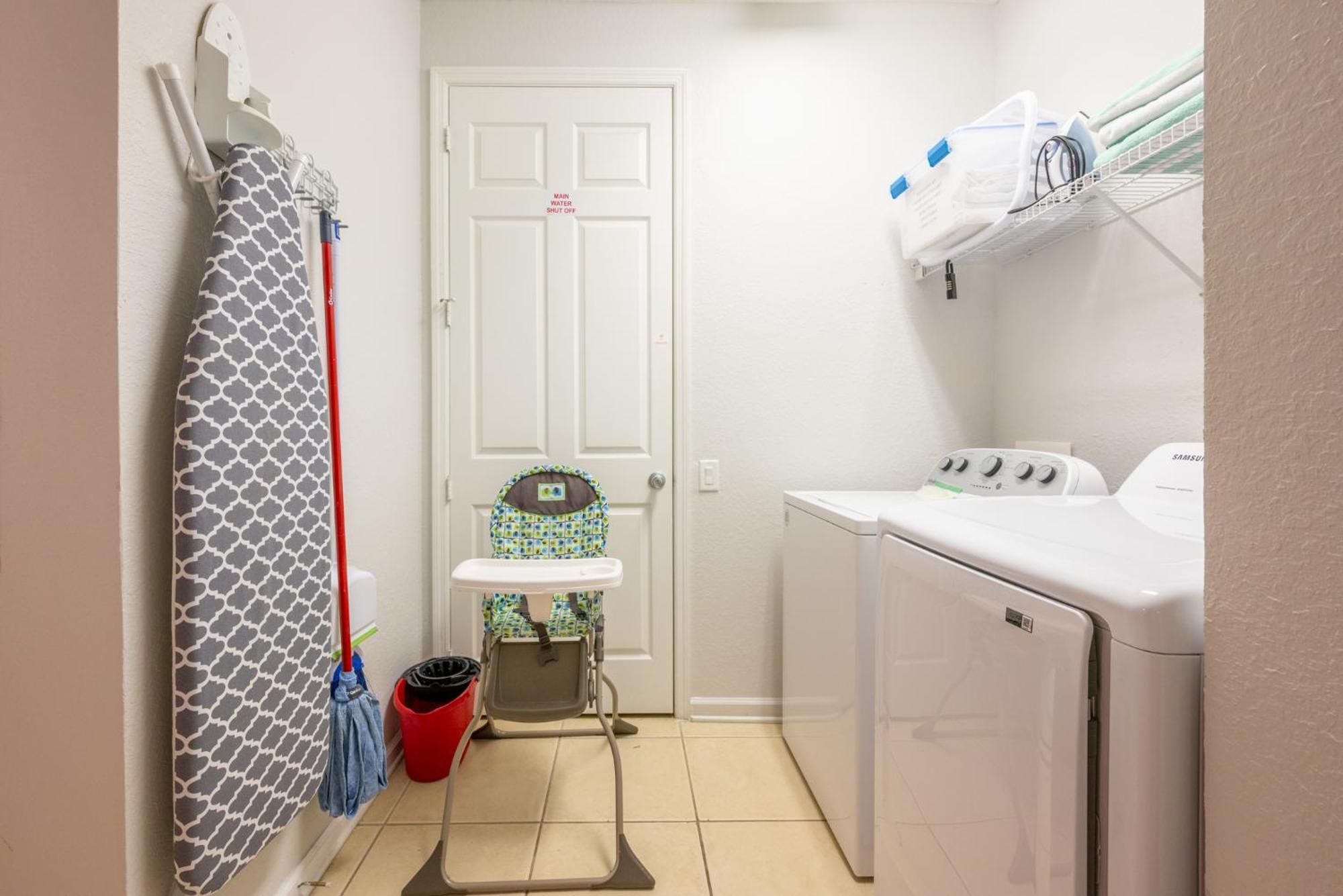 Apartment Fantastic Lakeview Tropicana Near Theme Parks, And Walk To The Convention Center Orlando