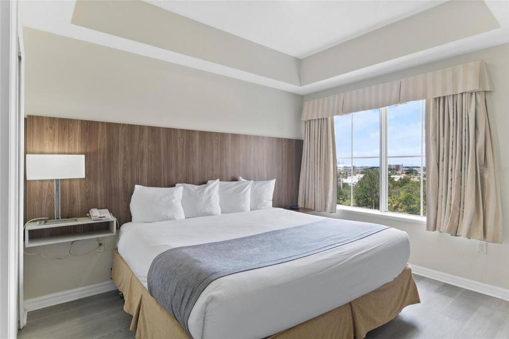 Premier Near & Universal Apartment *
