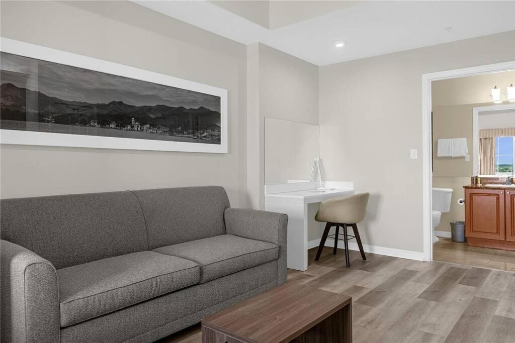 Premier Near & Universal Apartment *