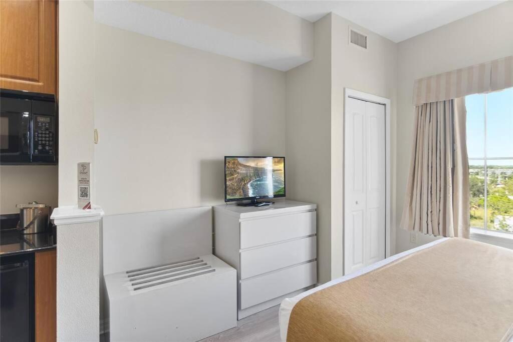 Premier Near & Universal Apartment *
