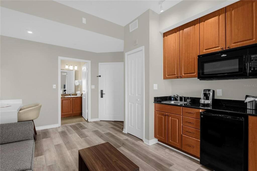 Premier Near & Universal Apartment