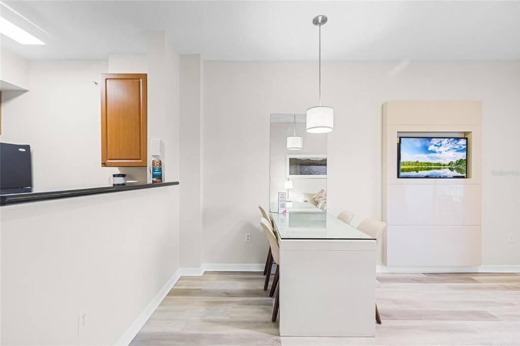 Premier Near & Universal Apartment