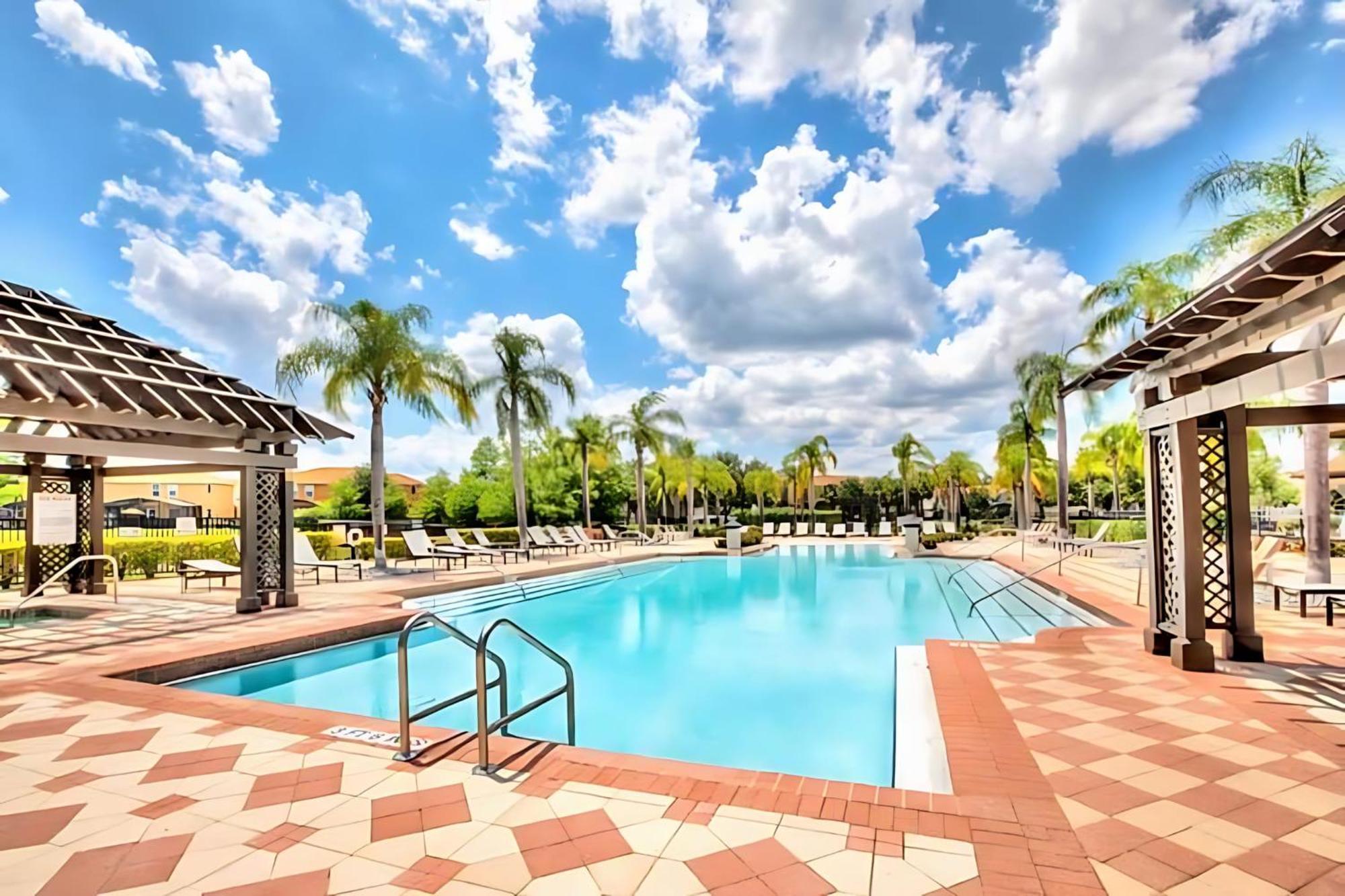6br Near - With Private Pool Hot Tub And Games Holiday home *