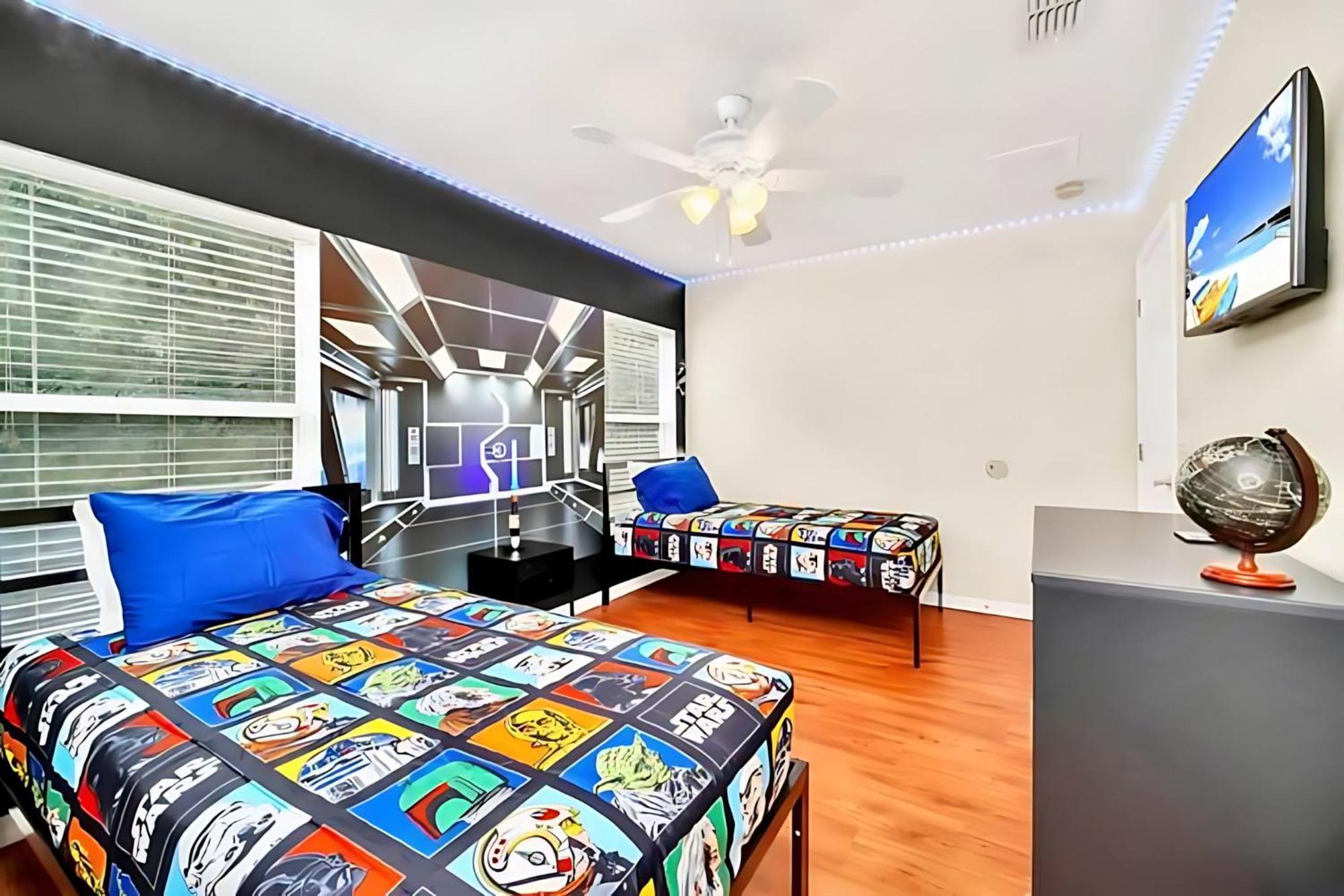 Holiday home 6br Near - With Private Pool Hot Tub And Games *