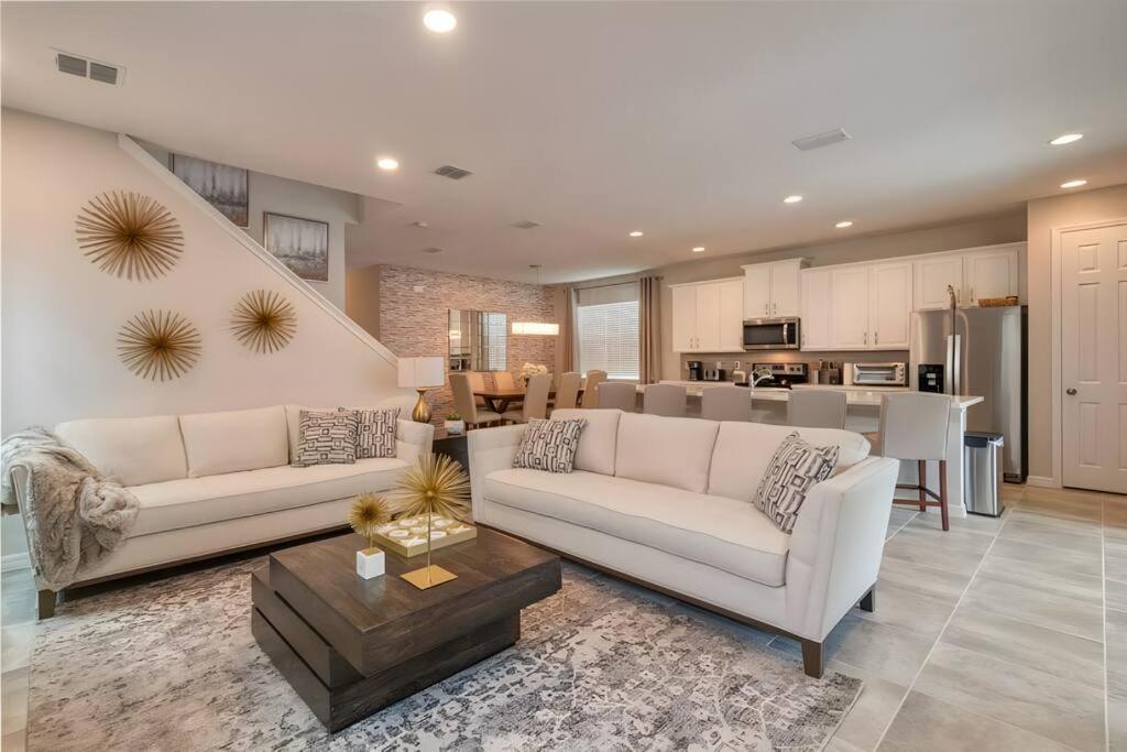 Dluxx Gorgeous Close To At Solara 1706 *