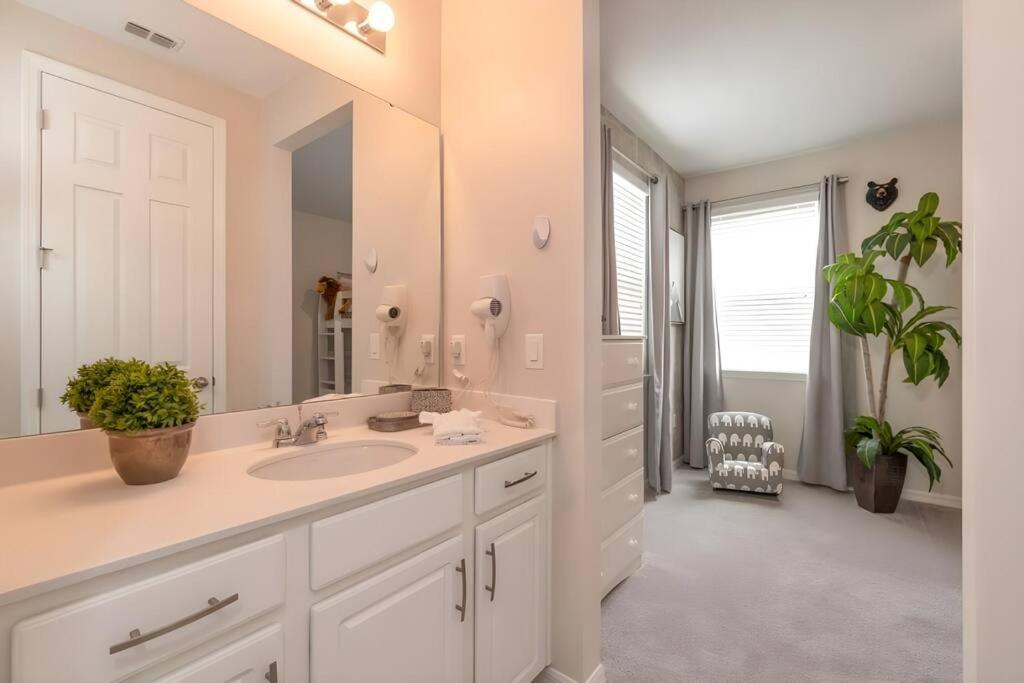 Dluxx Gorgeous Close To At Solara 1706 Holiday home