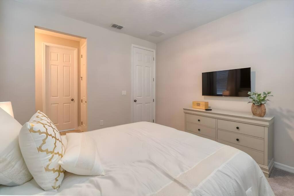 Dluxx Gorgeous Close To At Solara 1706 Holiday home Kissimmee