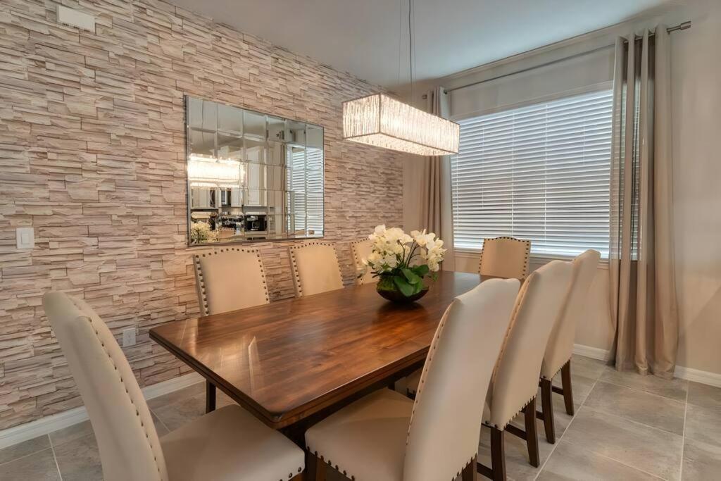 Dluxx Gorgeous Close To At Solara 1706 Holiday home