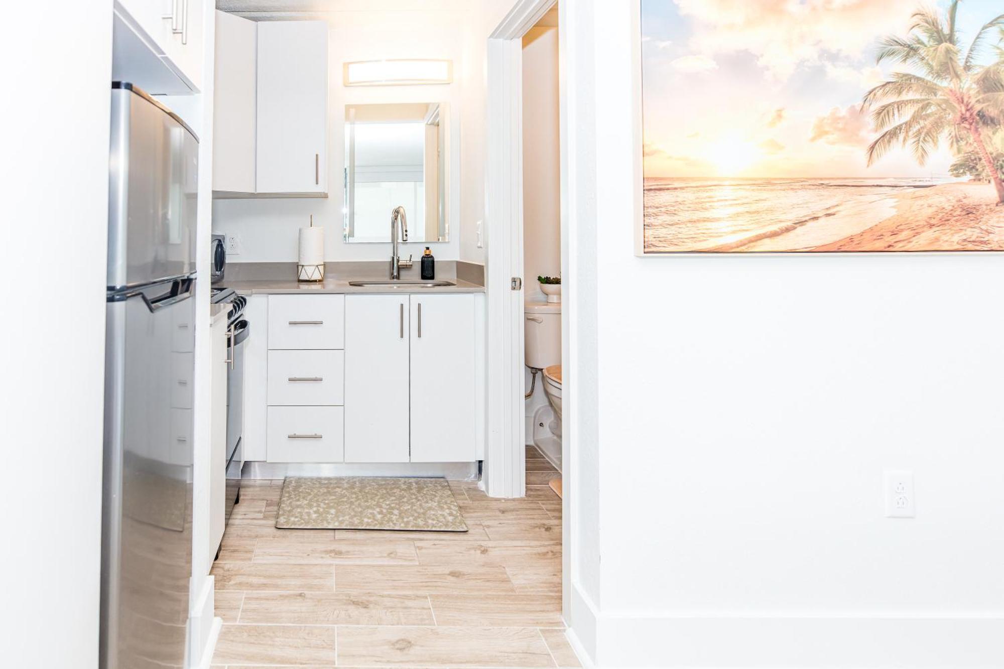 Beautiful Rose 1-bedroom 8mins From Wpool & Gym Apartment