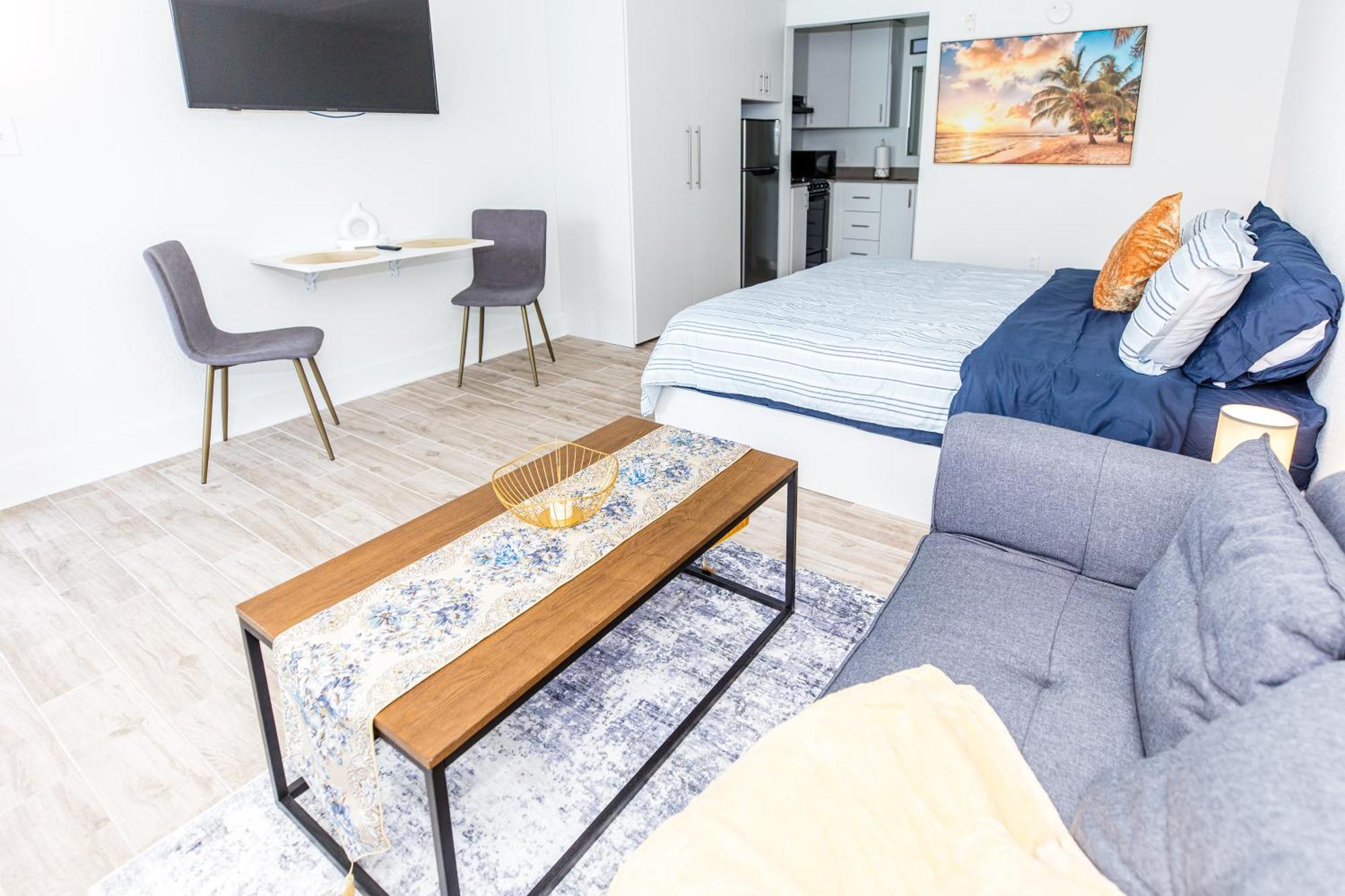 Beautiful Rose 1-bedroom 8mins From Wpool & Gym Apartment Kissimmee
