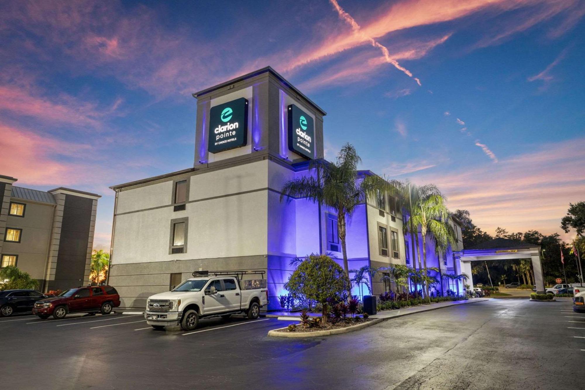 Hotel Clarion Pointe I-4 3*