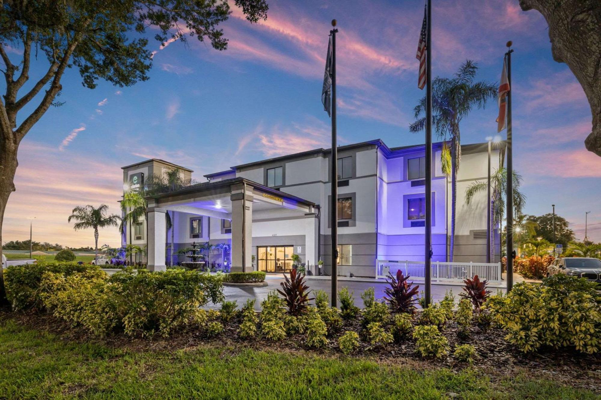 Clarion Pointe I-4 Hotel Lakeland