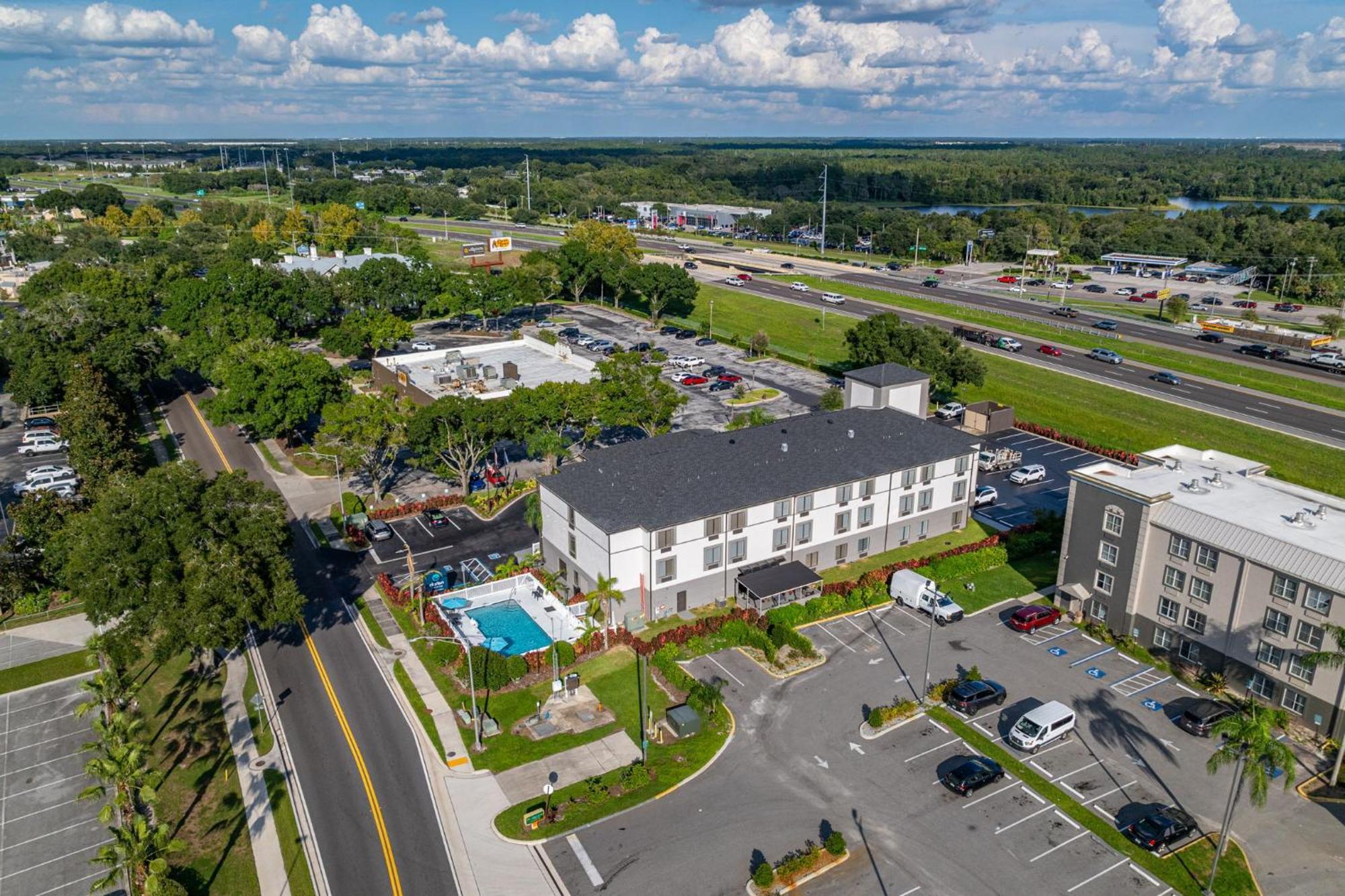 Clarion Pointe I-4