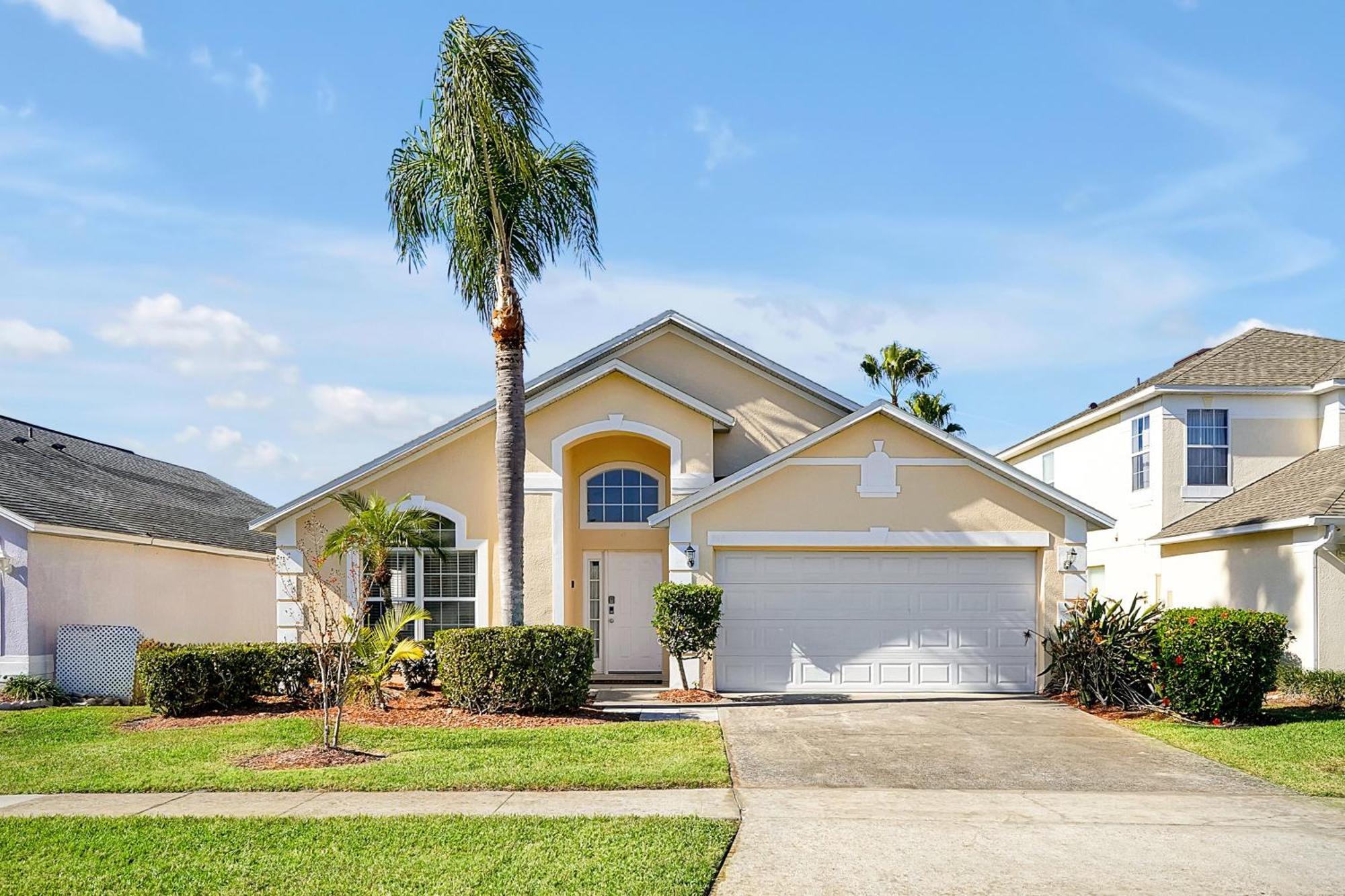 Berkley Home: Pool, Lakefront & Near