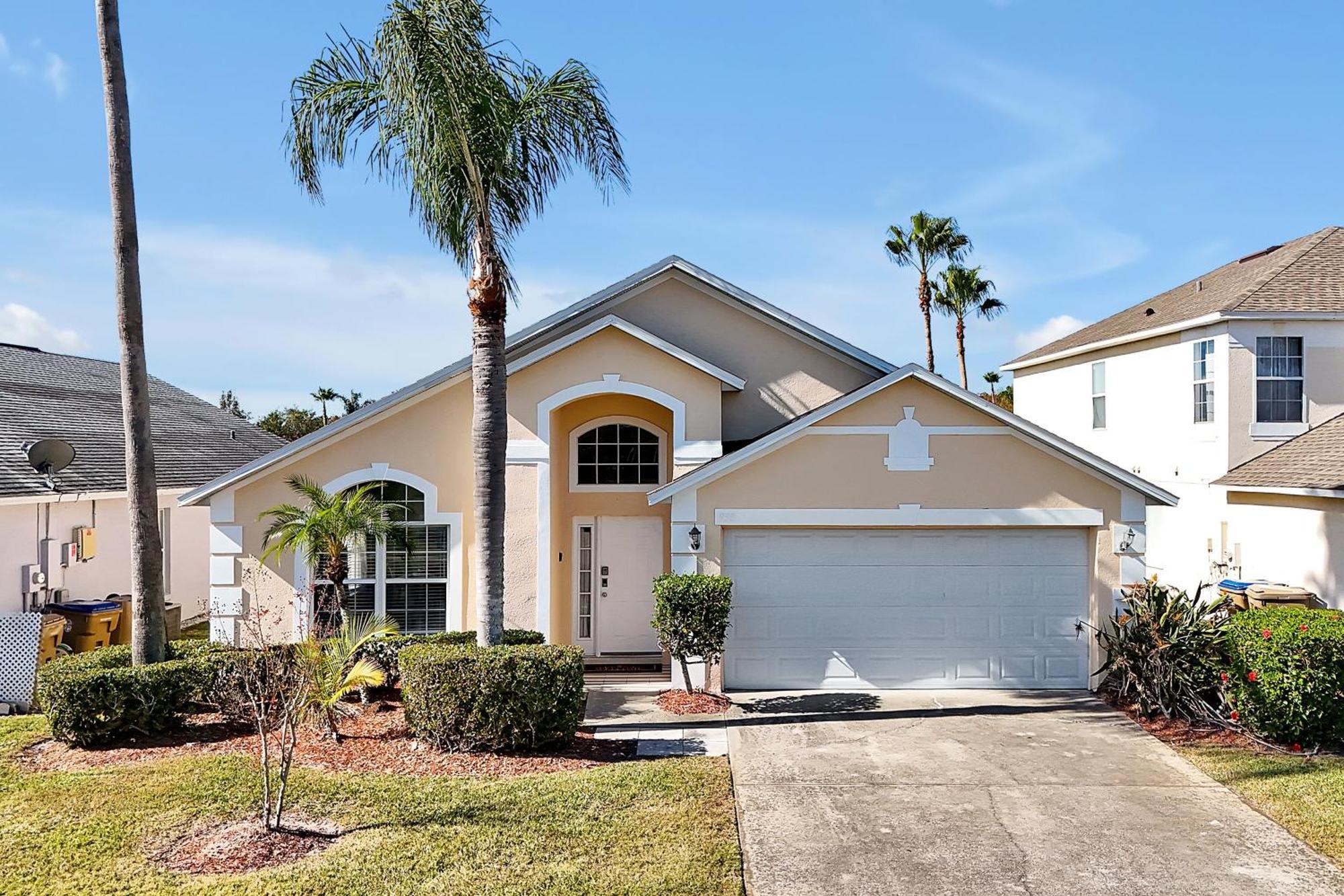 Berkley Home: Pool, Lakefront & Near Holiday home Kissimmee