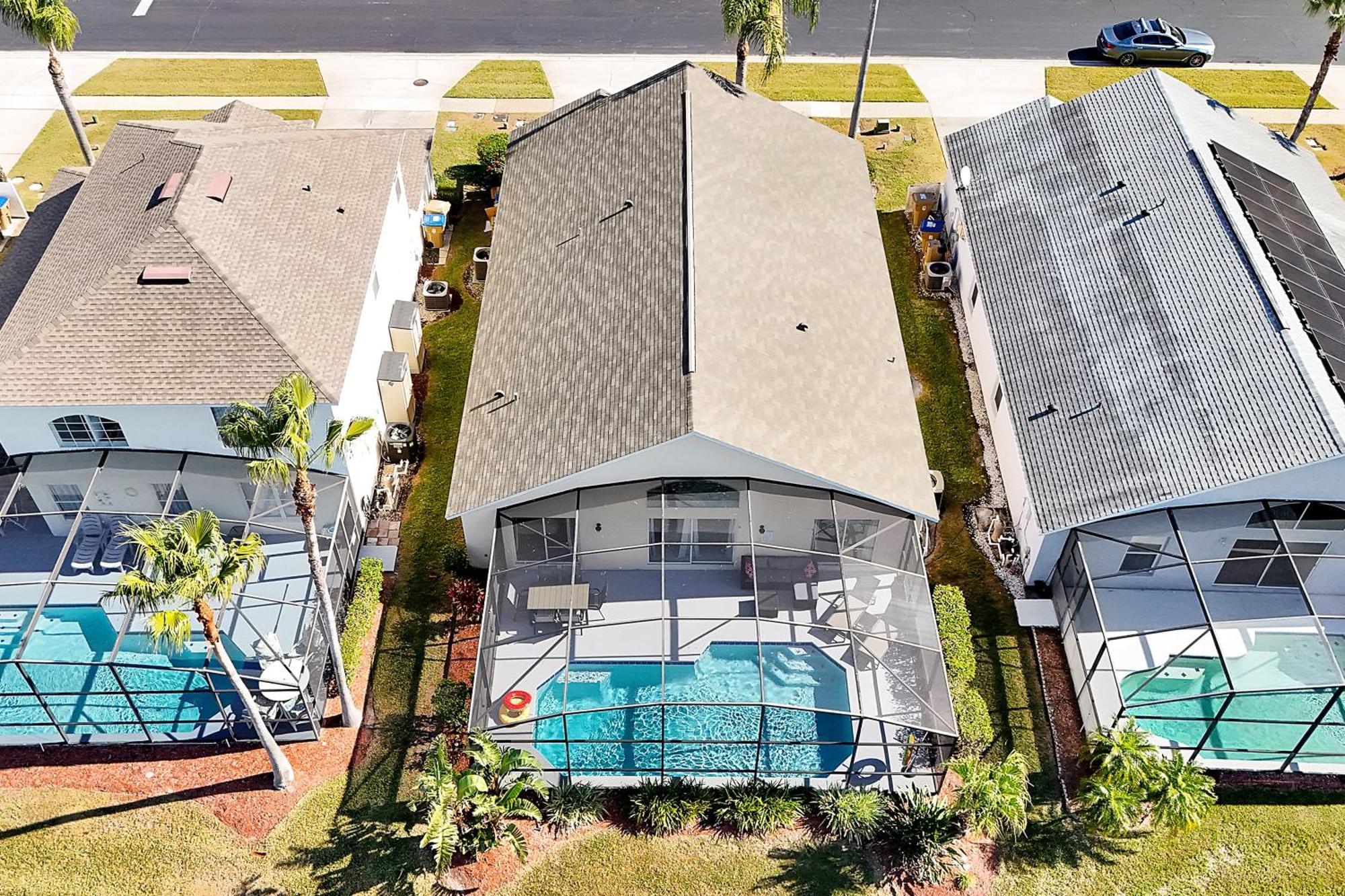 Holiday home Berkley Home: Pool, Lakefront & Near *