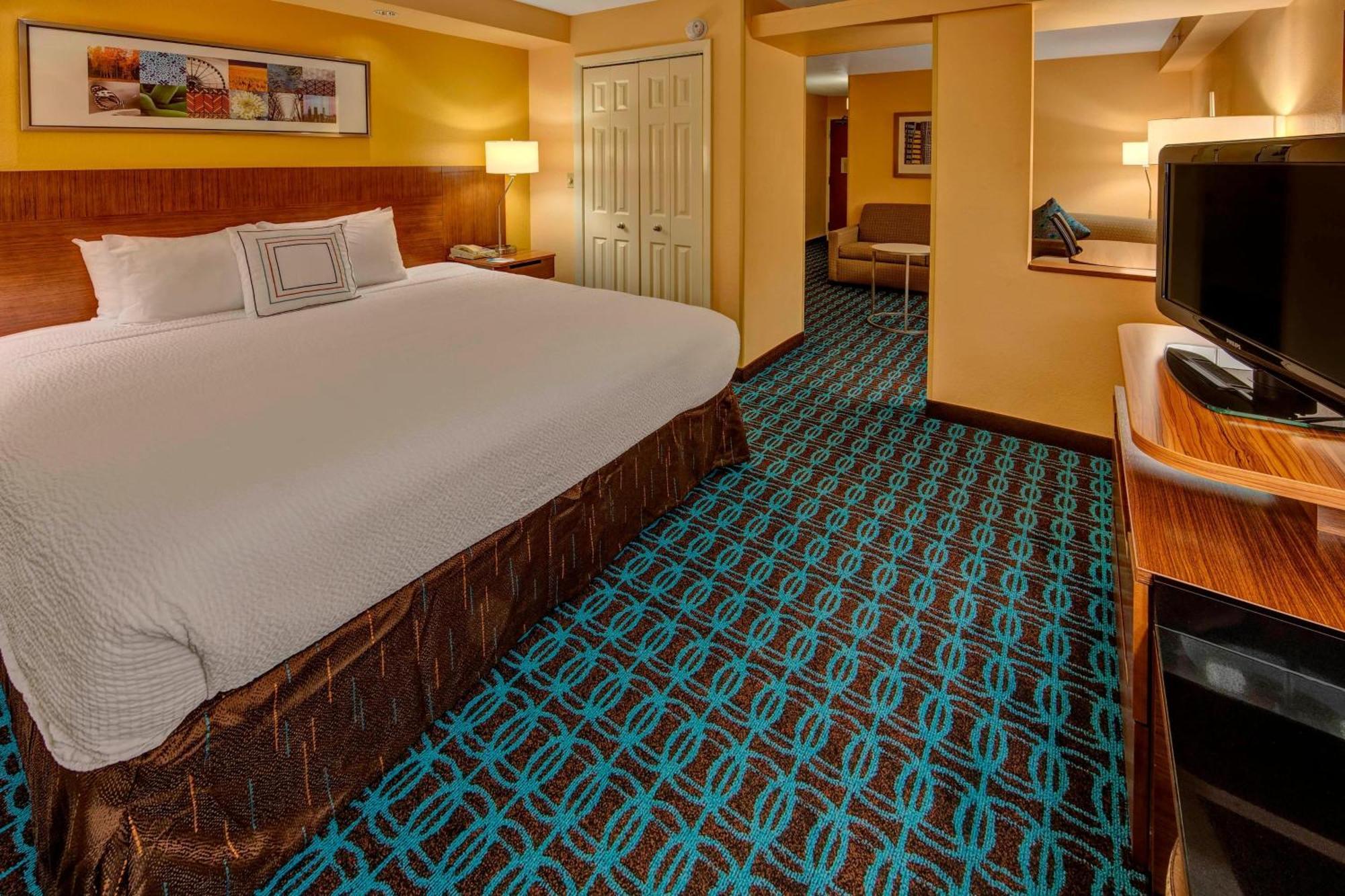 Fairfield And By Marriott Near Universal 3*