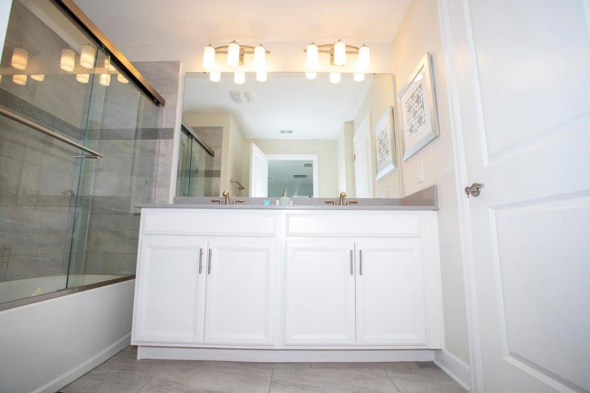 Ravishing Four Bd W/ Pool Close To 4947