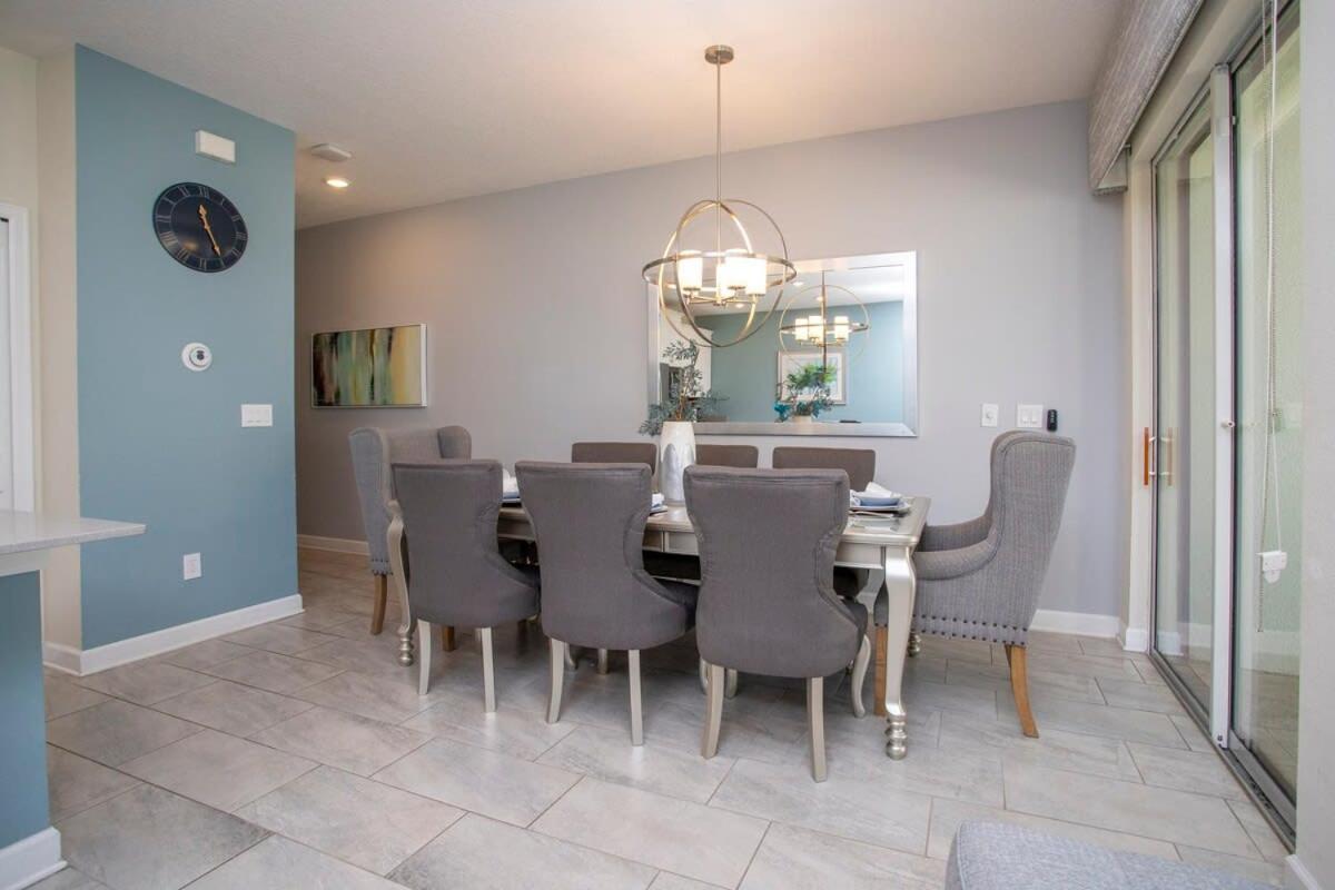 Ravishing Four Bd W/ Pool Close To 4947