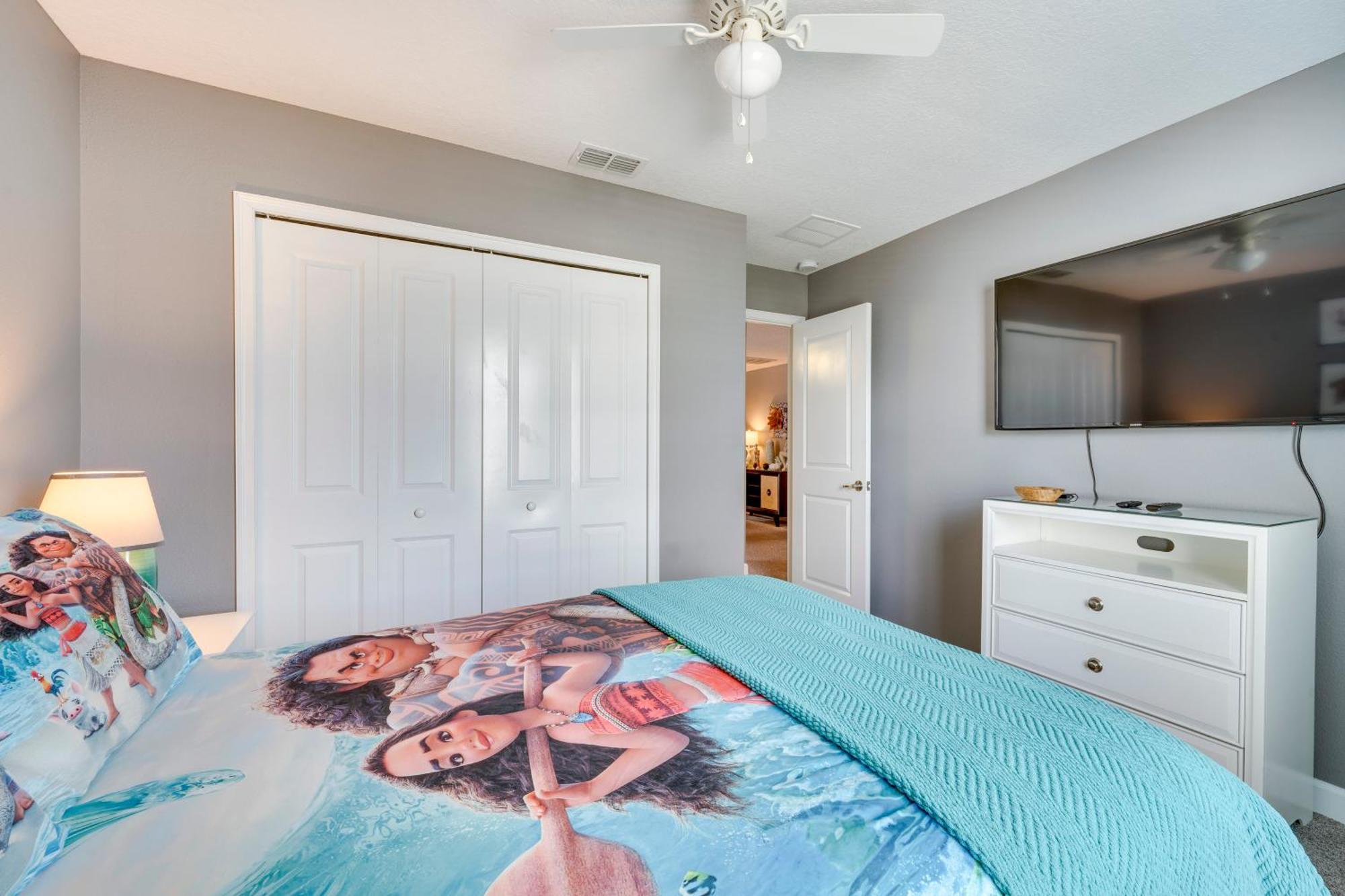 Chic Near With Amenities!