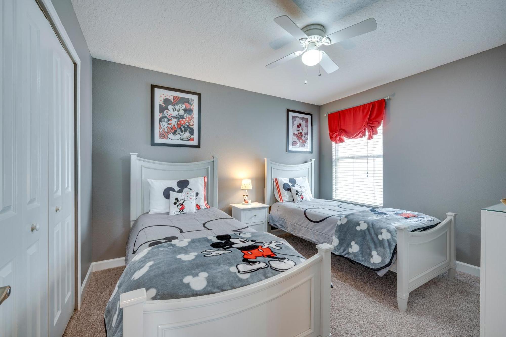 Villa Chic Near With Amenities! *