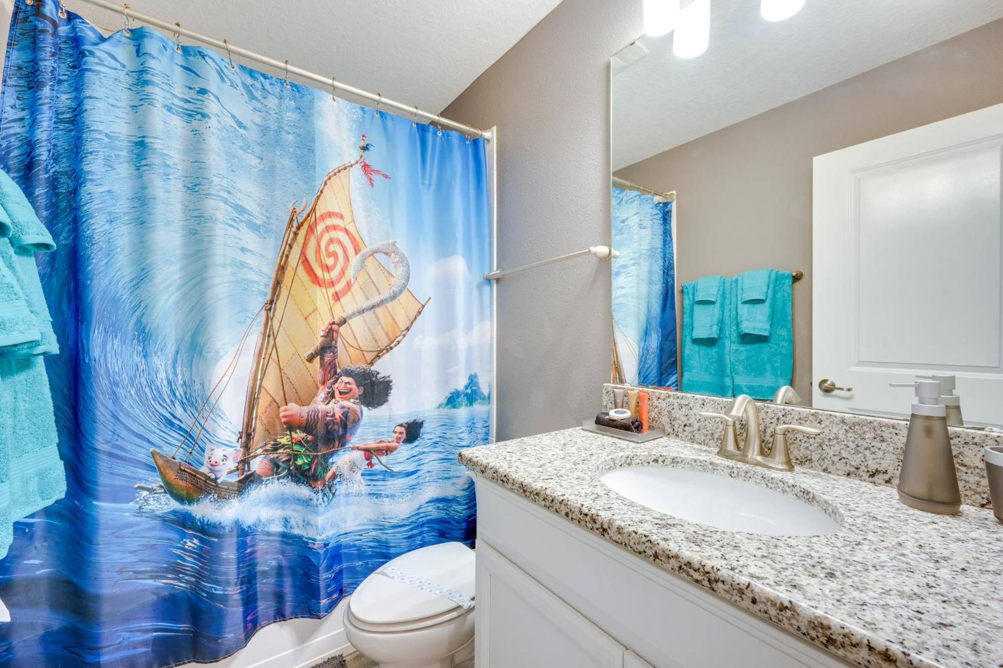 Chic Near With Amenities! *