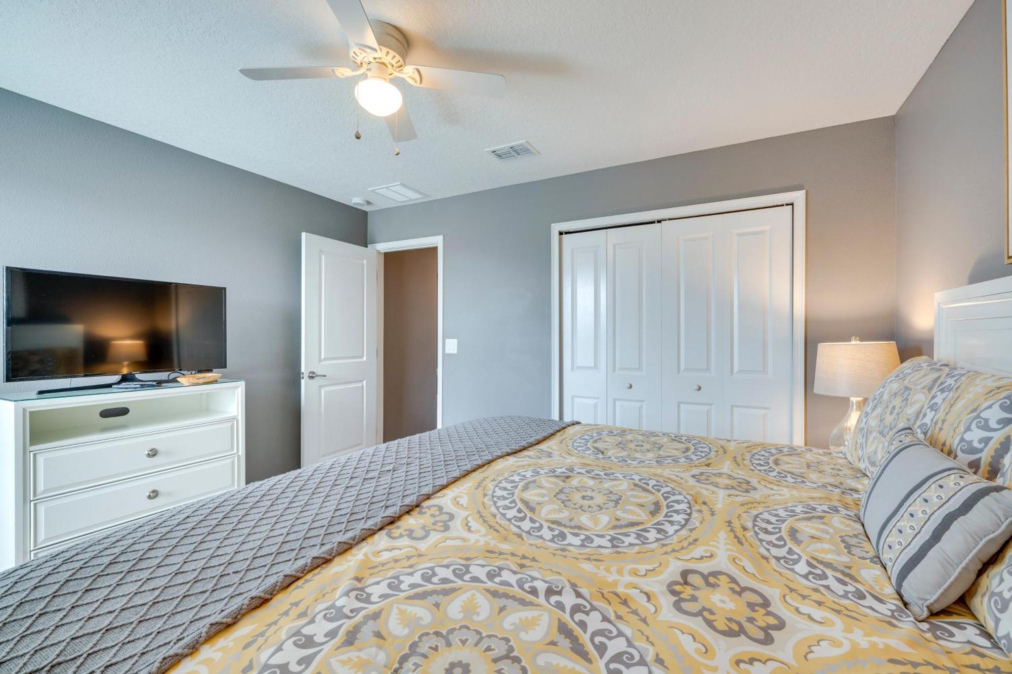 Villa Chic Near With Amenities! Davenport