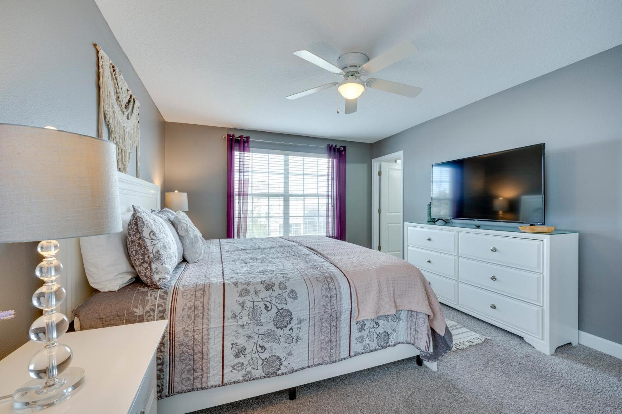 Chic Near With Amenities! * Davenport