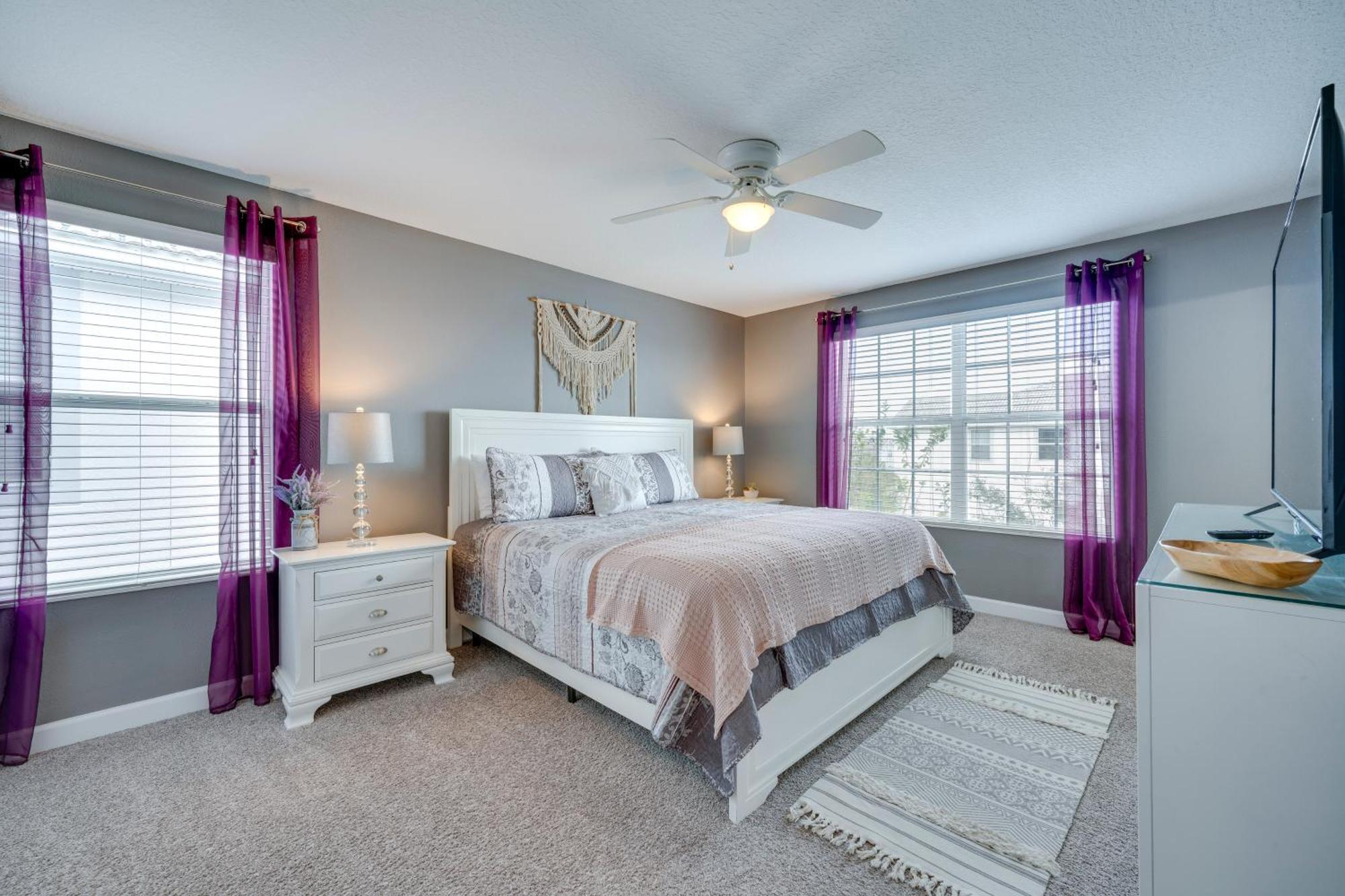 Chic Near With Amenities!