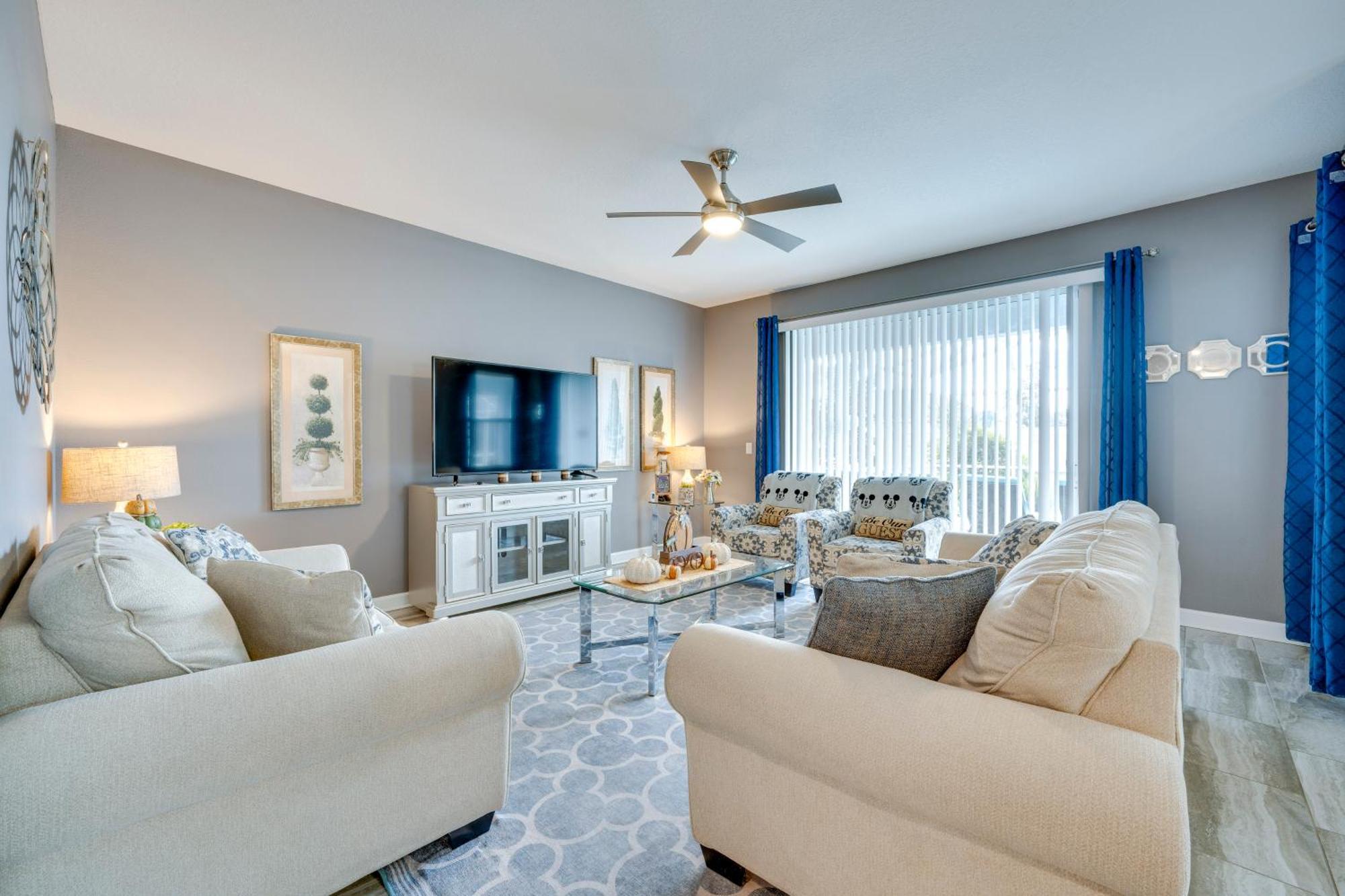 Chic Near With Amenities! Villa