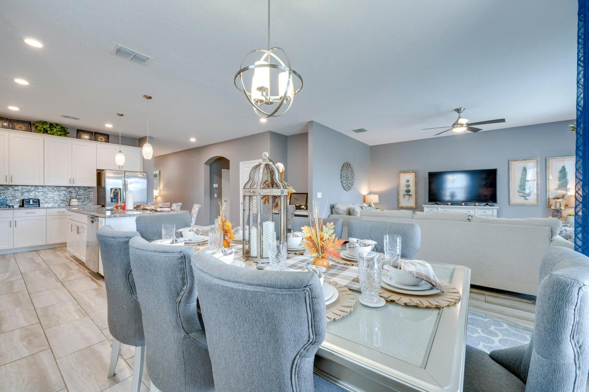 Villa Chic Near With Amenities! Davenport