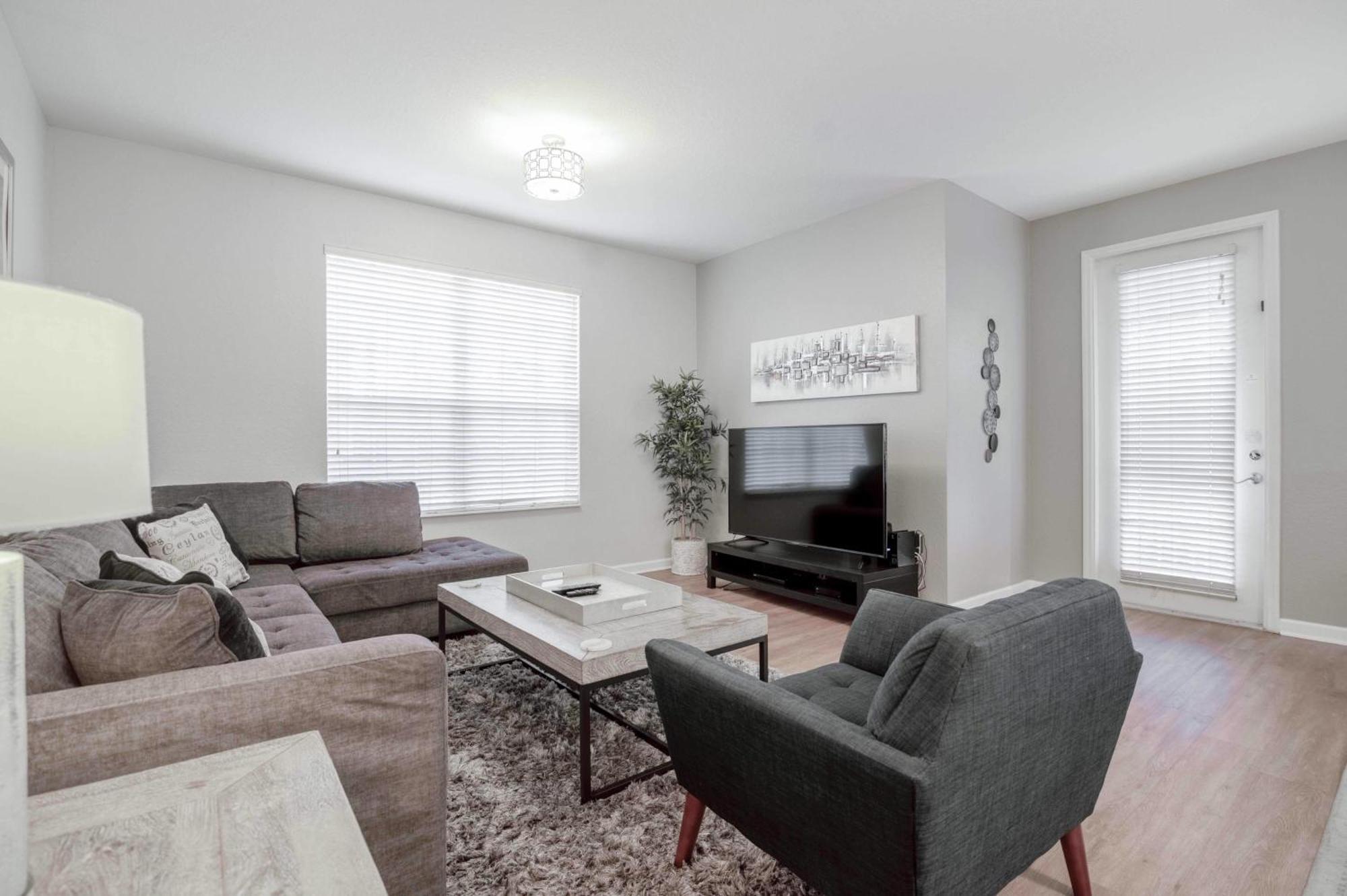 Apartment Fantastic Lakeview Tropicana Near Theme Parks, And Walk To The Convention Center *