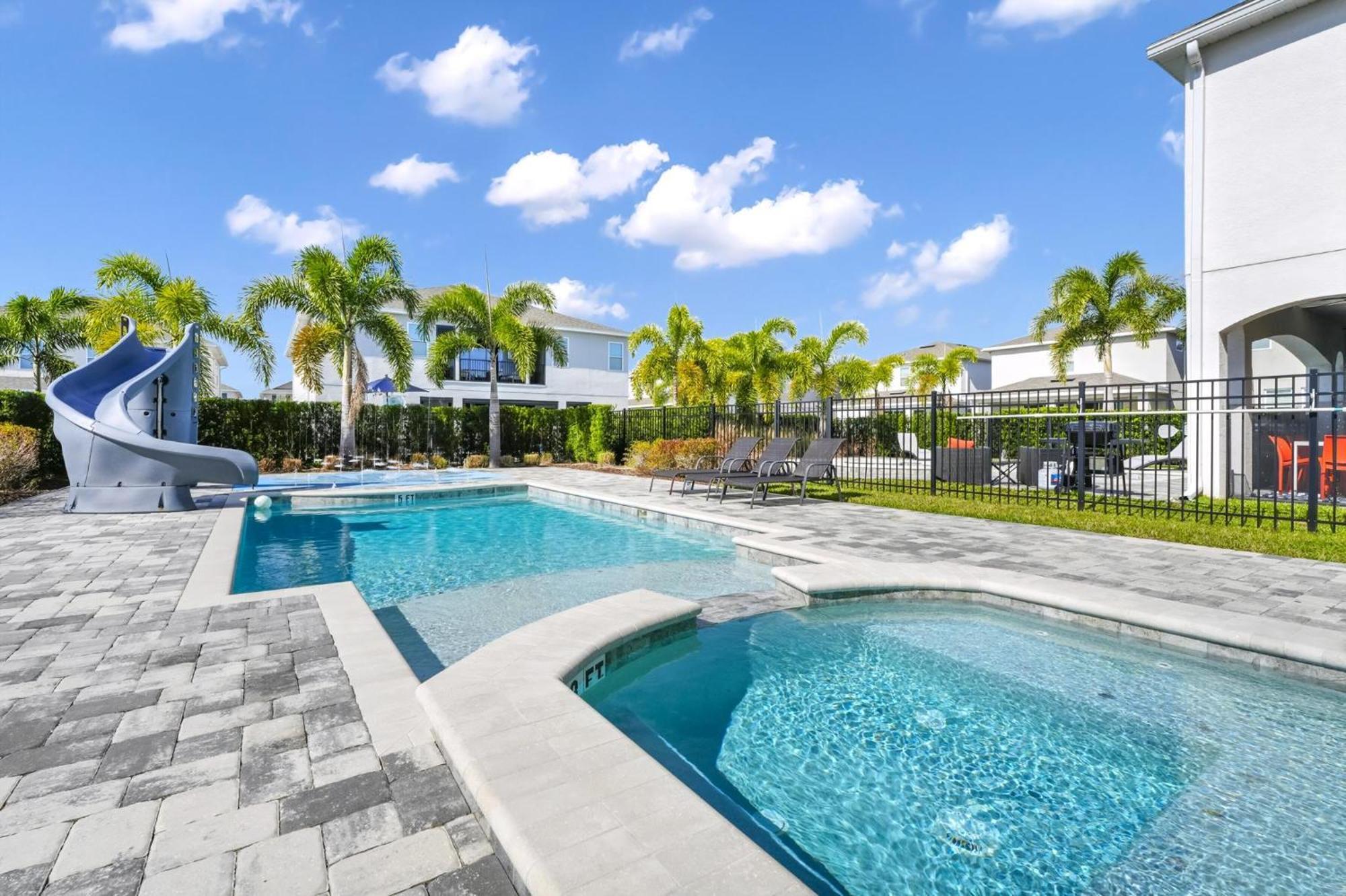Holiday home With Splash Pad And Slide, Movie Theater Game With Access - 417sf