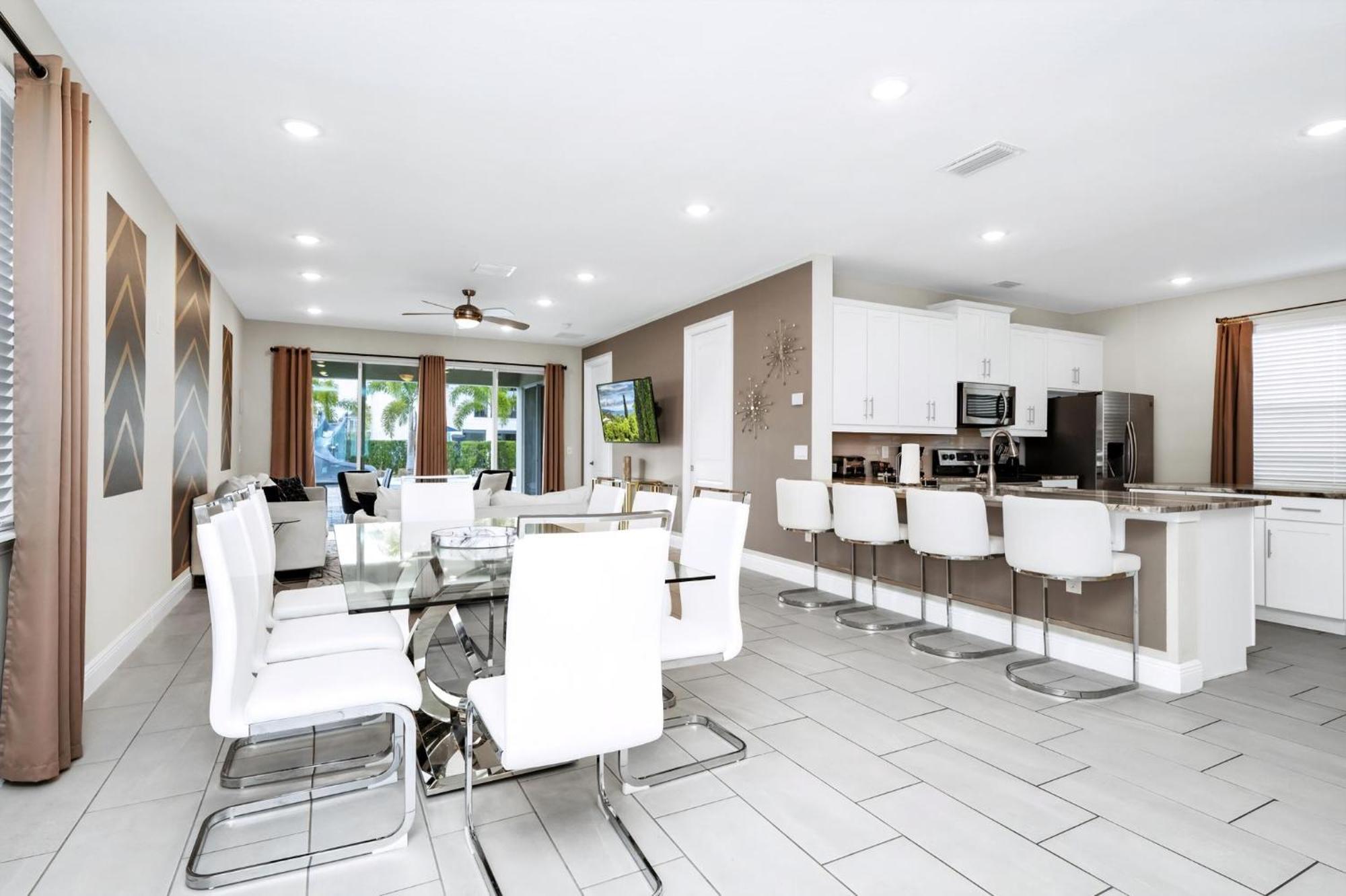 Holiday home With Splash Pad And Slide, Movie Theater Game With Access - 417sf *